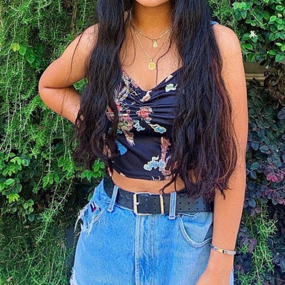 Cropped dragon design black cropped tank top